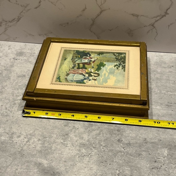 Vintage Vanity Box With Mirror and Print of a French 18th-Century Pastoral Scene - Picture 11 of 16